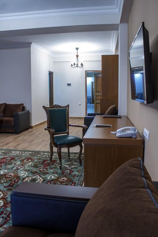 Hotel Plaza Viktoria Gyumri Luaran gambar