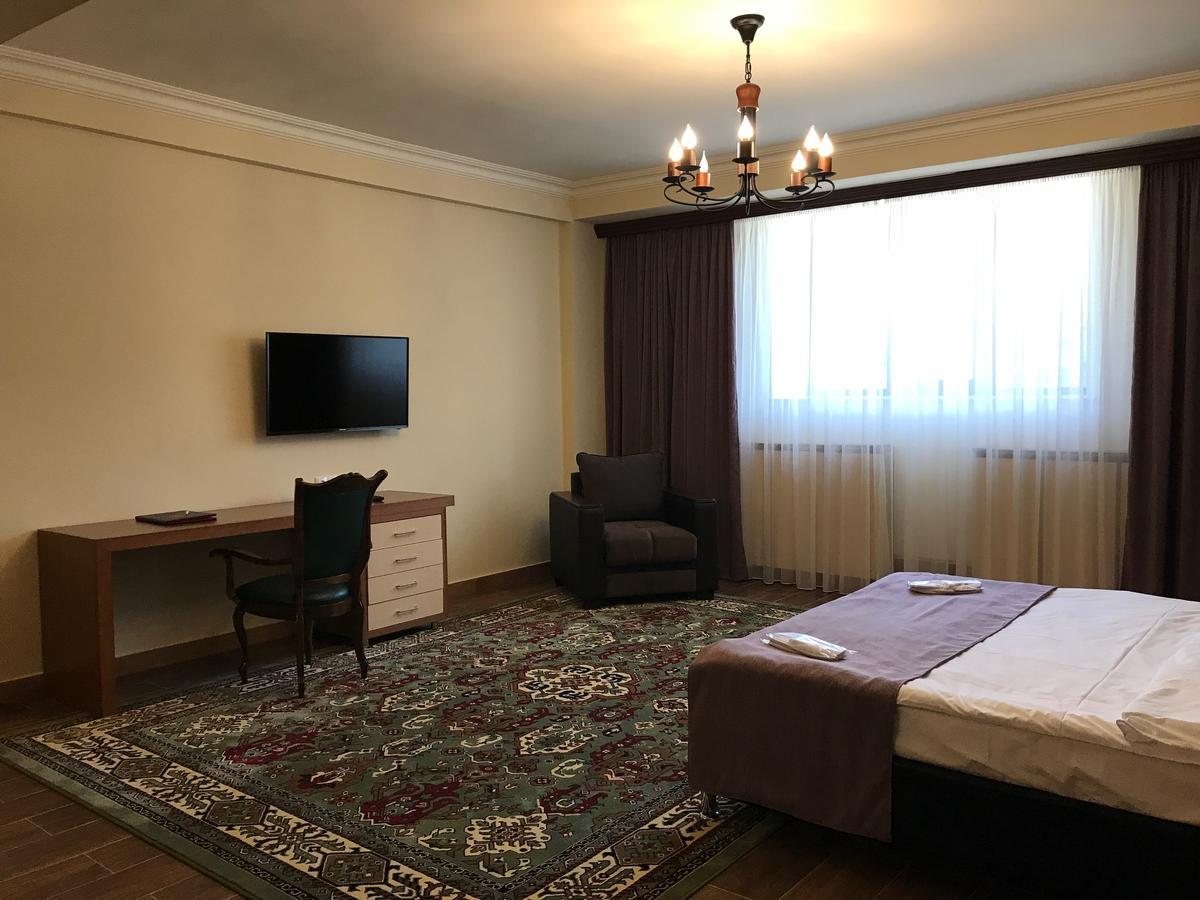 Hotel Plaza Viktoria Gyumri Luaran gambar