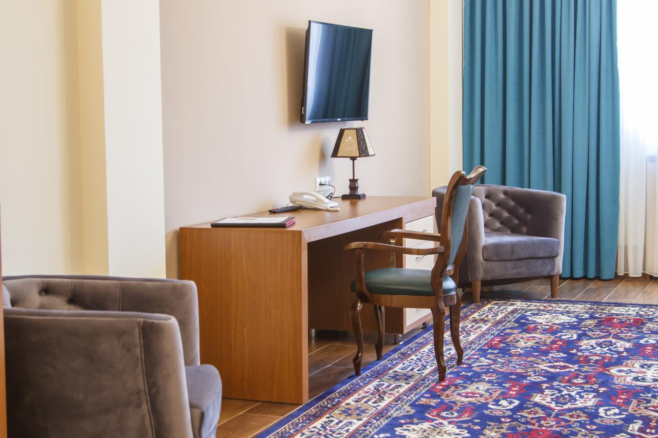 Hotel Plaza Viktoria Gyumri Luaran gambar